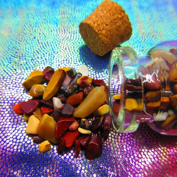 Mookaite Jasper Chips Gemstone In A Bottle Embellishments Natural Semi Precious - Picture 1 of 3